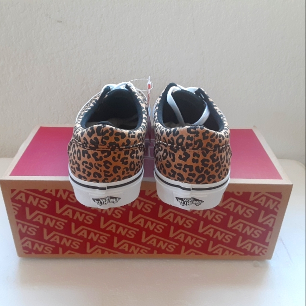 Vans - Picture 4 of 4